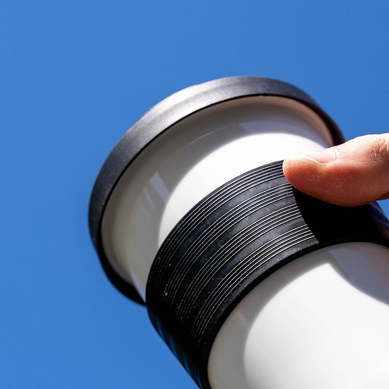 Silwy Magnetic S038-1403-1-B Magnetic Travel Mug; TO-GO-CUP; 12 Ounce Capacity - Image 4