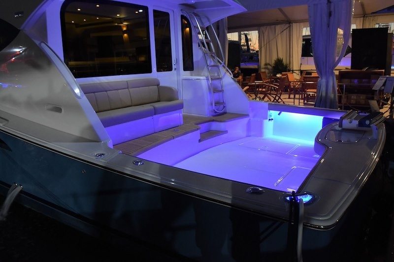 Lumitec 101243 Boat Light Bar Rail2 Surface Mounted 12" White Blue Red LED Bulb - Image 3