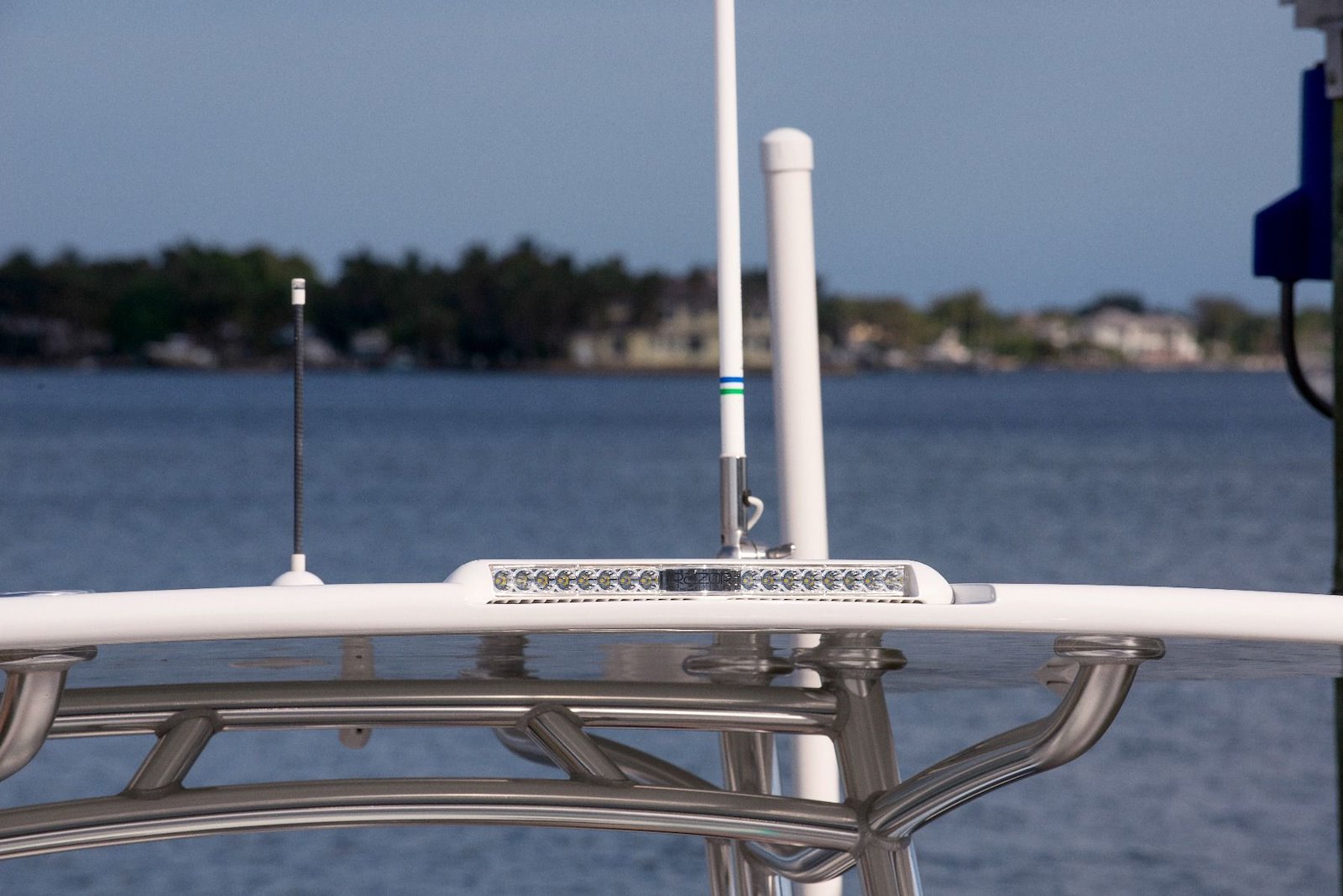LUMITEC ANCHOR LIGHT CONTOUR SERIES 39' 101693 - Image 4